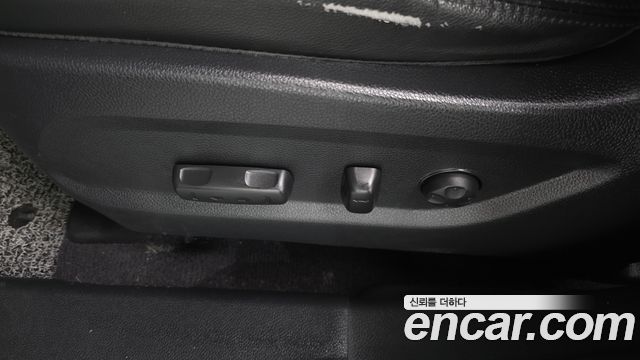 Hyundai Santafe 2017 — photo 31