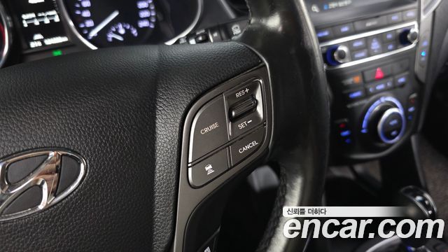 Hyundai Santafe 2017 — photo 36