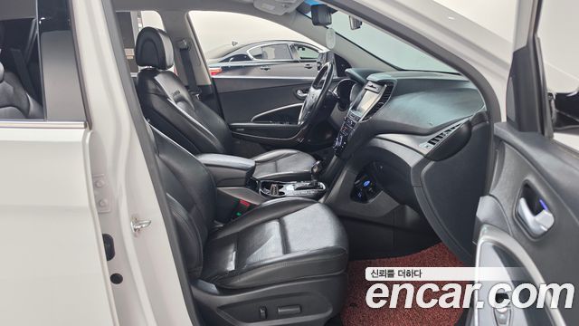 Hyundai Santafe 2018 — photo 16