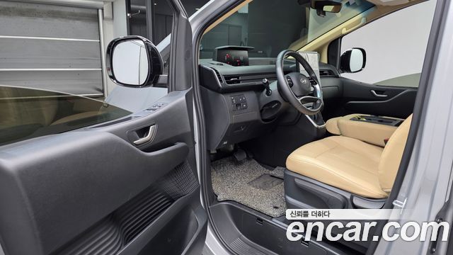 Hyundai Staria 2022 — photo 13