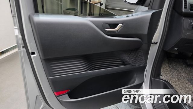 Hyundai Staria 2022 — photo 14