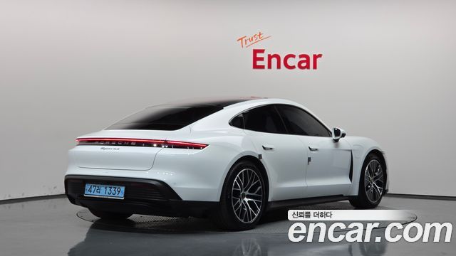 Porsche Taycan 2021 — photo 2