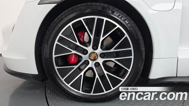 Porsche Taycan 2021 — photo 5