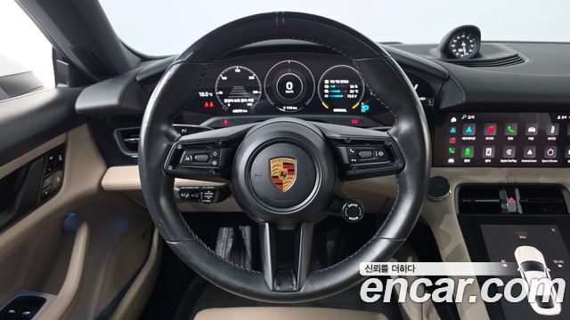 Porsche Taycan 2021 — photo 18