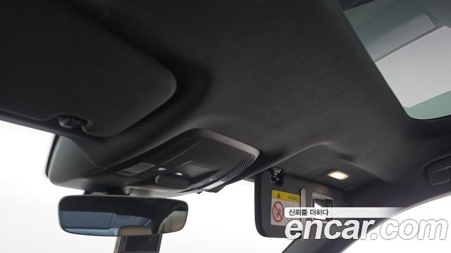 Porsche Taycan 2021 — photo 25