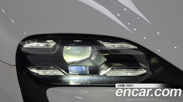 Porsche Taycan 2021 — photo 8