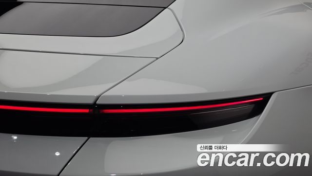 Porsche Taycan 2021 — photo 9