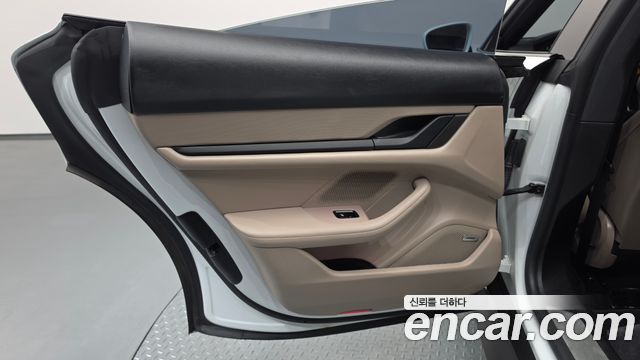 Porsche Taycan 2021 — photo 15