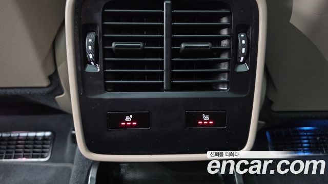 Porsche Taycan 2021 — photo 32