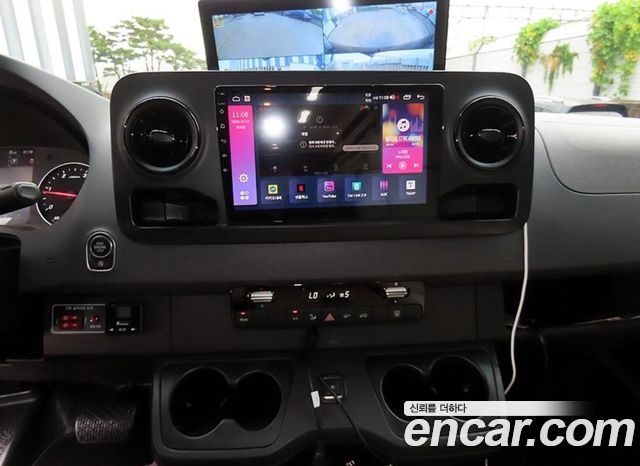 Mercedes-Benz Sprinter 2023 — photo 11