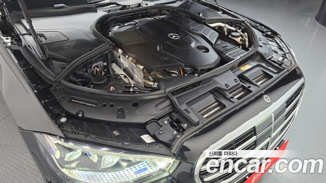 Mercedes-Benz S-Class 2024 — photo 6