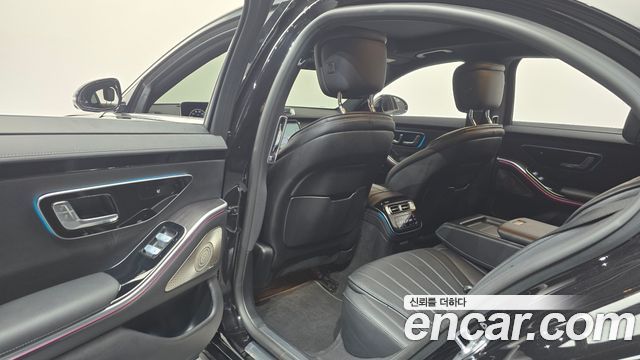 Mercedes-Benz S-Class 2024 — photo 17