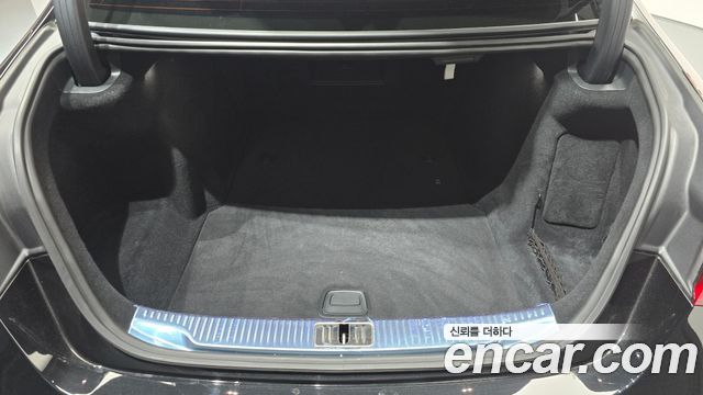 Mercedes-Benz S-Class 2024 — photo 31