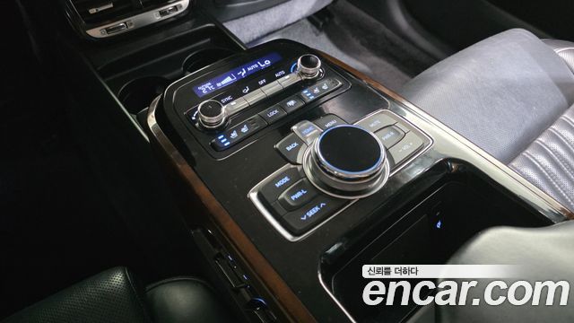 Genesis EQ900 2016 — photo 18