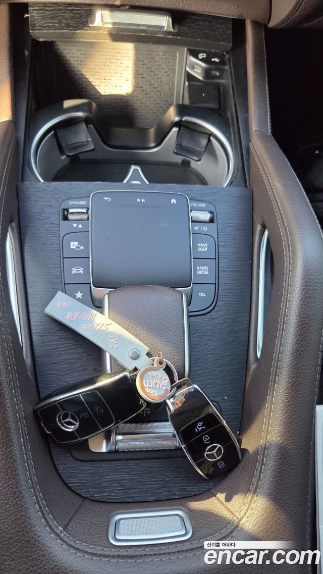 Mercedes-Benz GLS-Class 2023 — photo 9