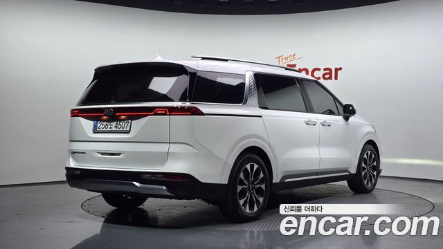 Kia Canival 2021 — photo 2