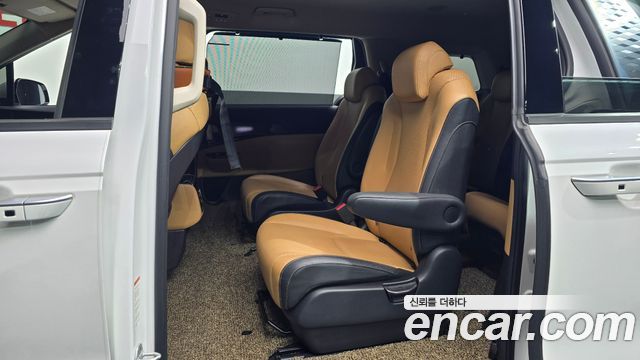 Kia Canival 2021 — photo 12