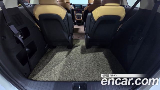 Kia Canival 2021 — photo 19