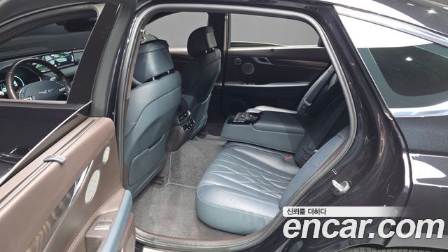 Genesis G80 2022 — photo 19