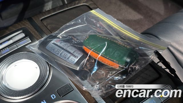 Genesis G80 2022 — photo 24