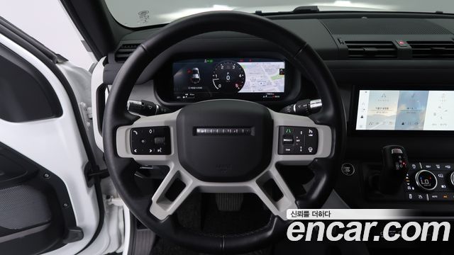 Land Rover Defender 2020 — photo 17