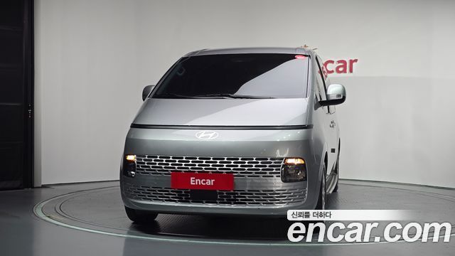 Hyundai Staria 2025 — photo 3