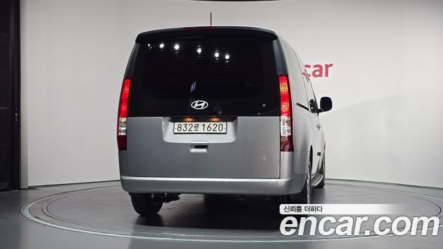 Hyundai Staria 2025 — photo 4