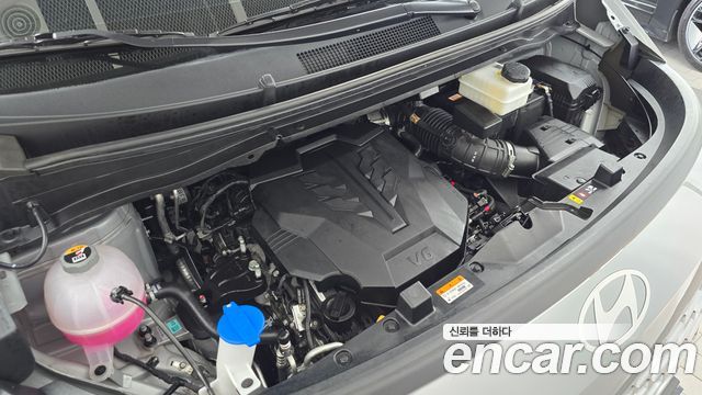 Hyundai Staria 2025 — photo 6