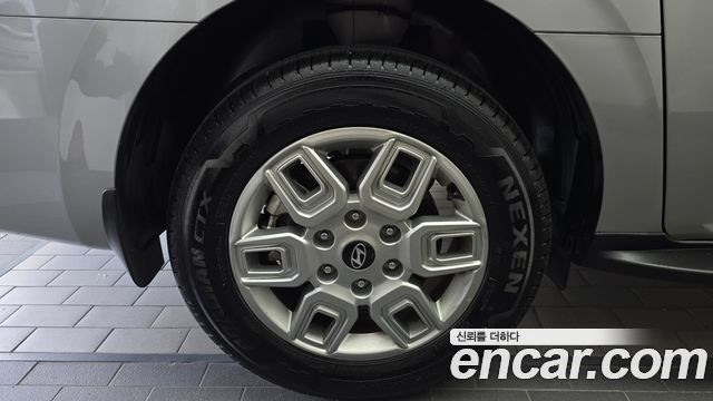 Hyundai Staria 2025 — photo 7