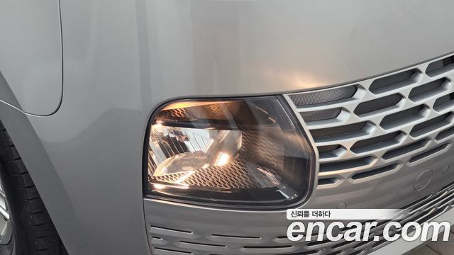 Hyundai Staria 2025 — photo 8