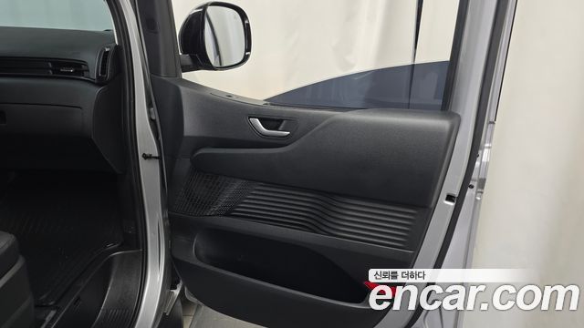 Hyundai Staria 2025 — photo 15