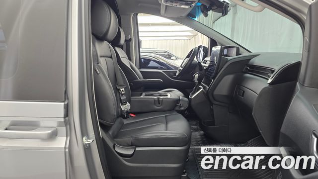 Hyundai Staria 2025 — photo 16