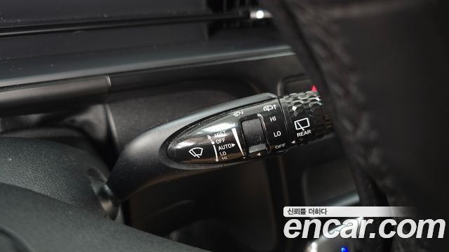 Hyundai Staria 2025 — photo 30