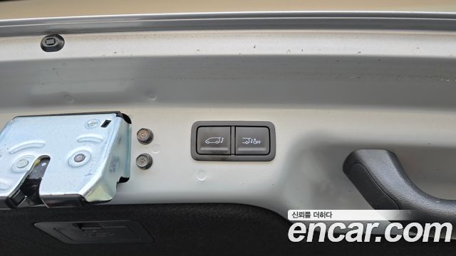 Hyundai Staria 2025 — photo 31