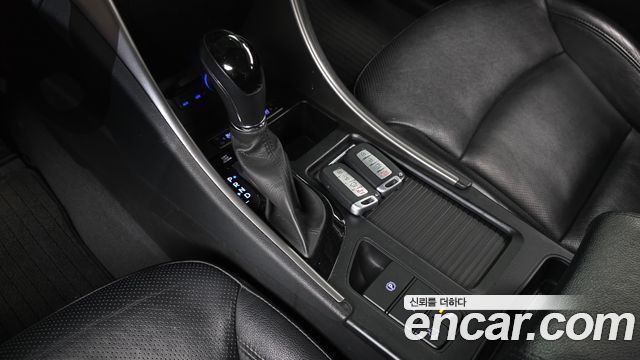 Hyundai Sonata 2013 — photo 12