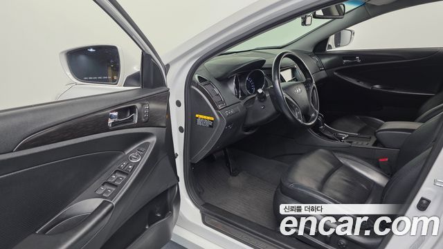 Hyundai Sonata 2013 — photo 13