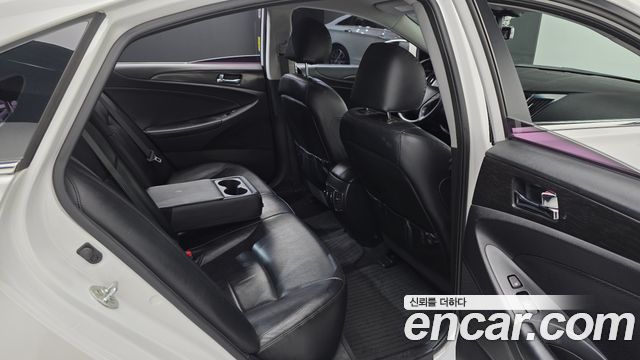 Hyundai Sonata 2013 — photo 17
