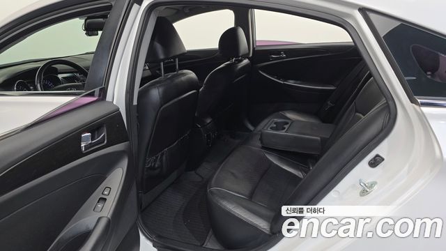 Hyundai Sonata 2013 — photo 18