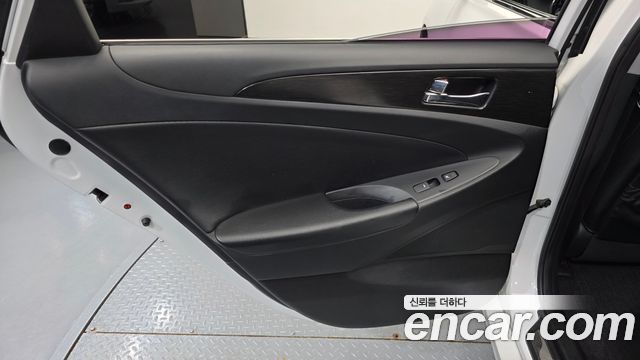 Hyundai Sonata 2013 — photo 15