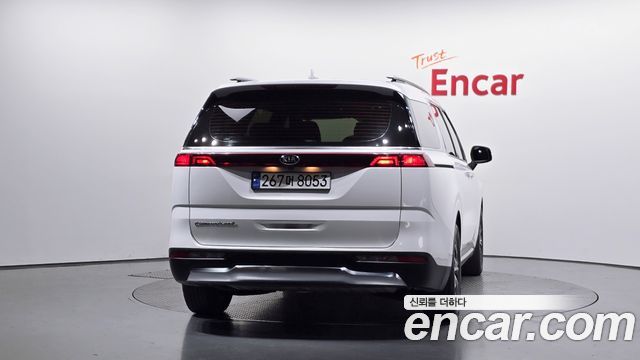 Kia Canival 2021 — photo 4