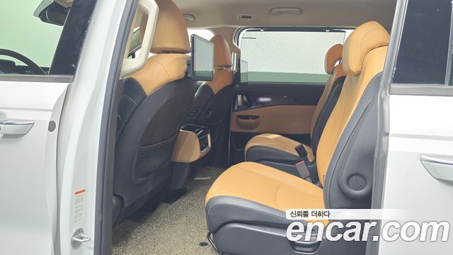 Kia Canival 2021 — photo 11