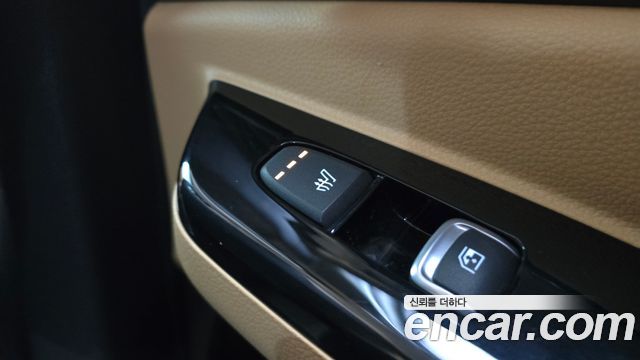 Kia Canival 2021 — photo 16
