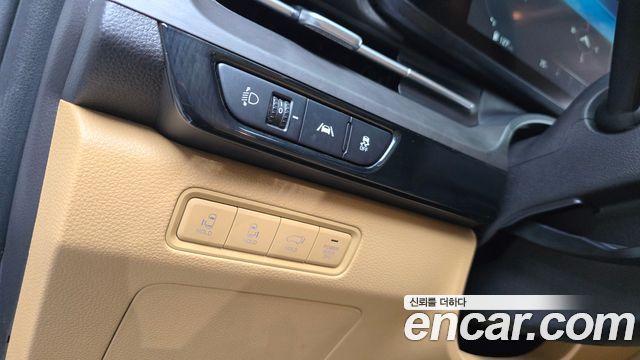 Kia Canival 2021 — photo 17