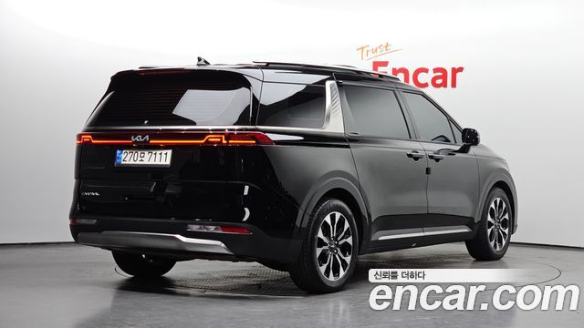 Kia Canival 2022 — photo 2