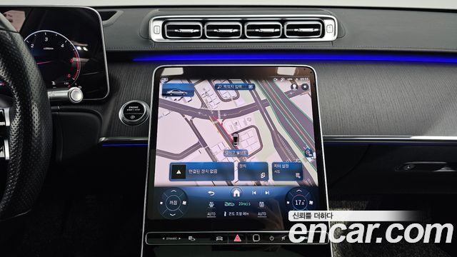 Mercedes-Benz S-Class 2021 — photo 13