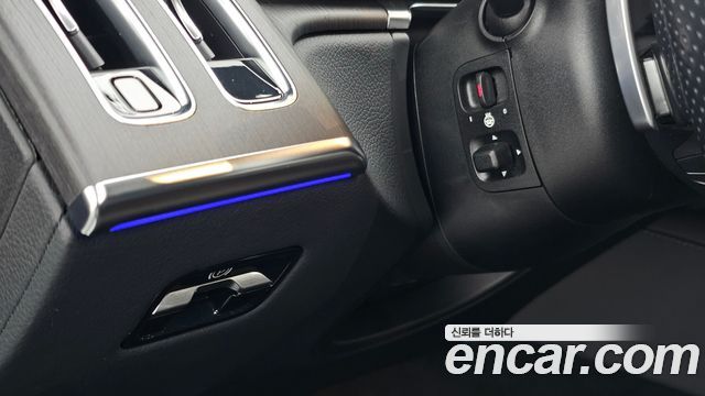 Mercedes-Benz S-Class 2021 — photo 17