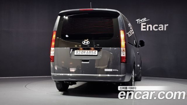 Hyundai Staria 2025 — photo 4