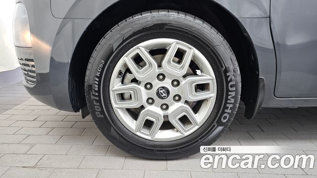 Hyundai Staria 2025 — photo 5