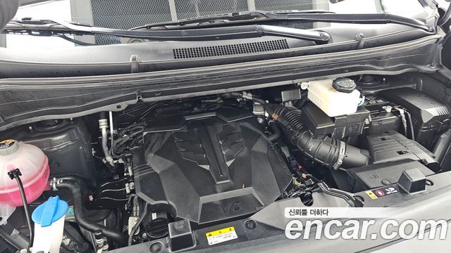 Hyundai Staria 2025 — photo 6