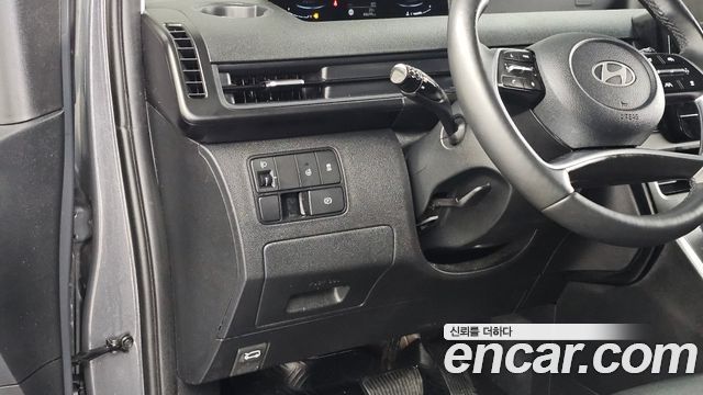 Hyundai Staria 2025 — photo 24